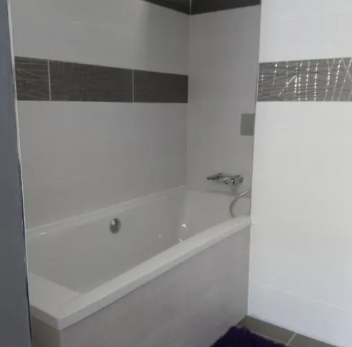 לינה וארוחת בוקר Le Patio D'olivier 3*